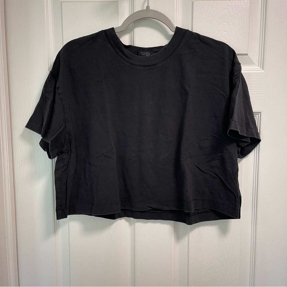 Classic Black Women's Cropped tee